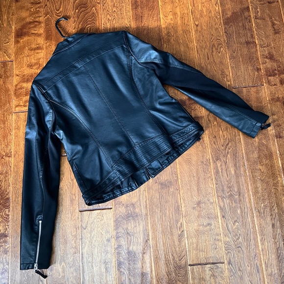 Black Pleather Maurice’s jacket - Picture 2 of 2
